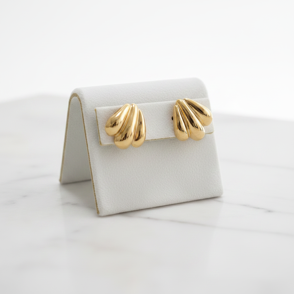 Scallop Earrings - Golden